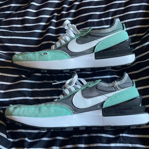 Nike Waffle One - Picture 2 of 5